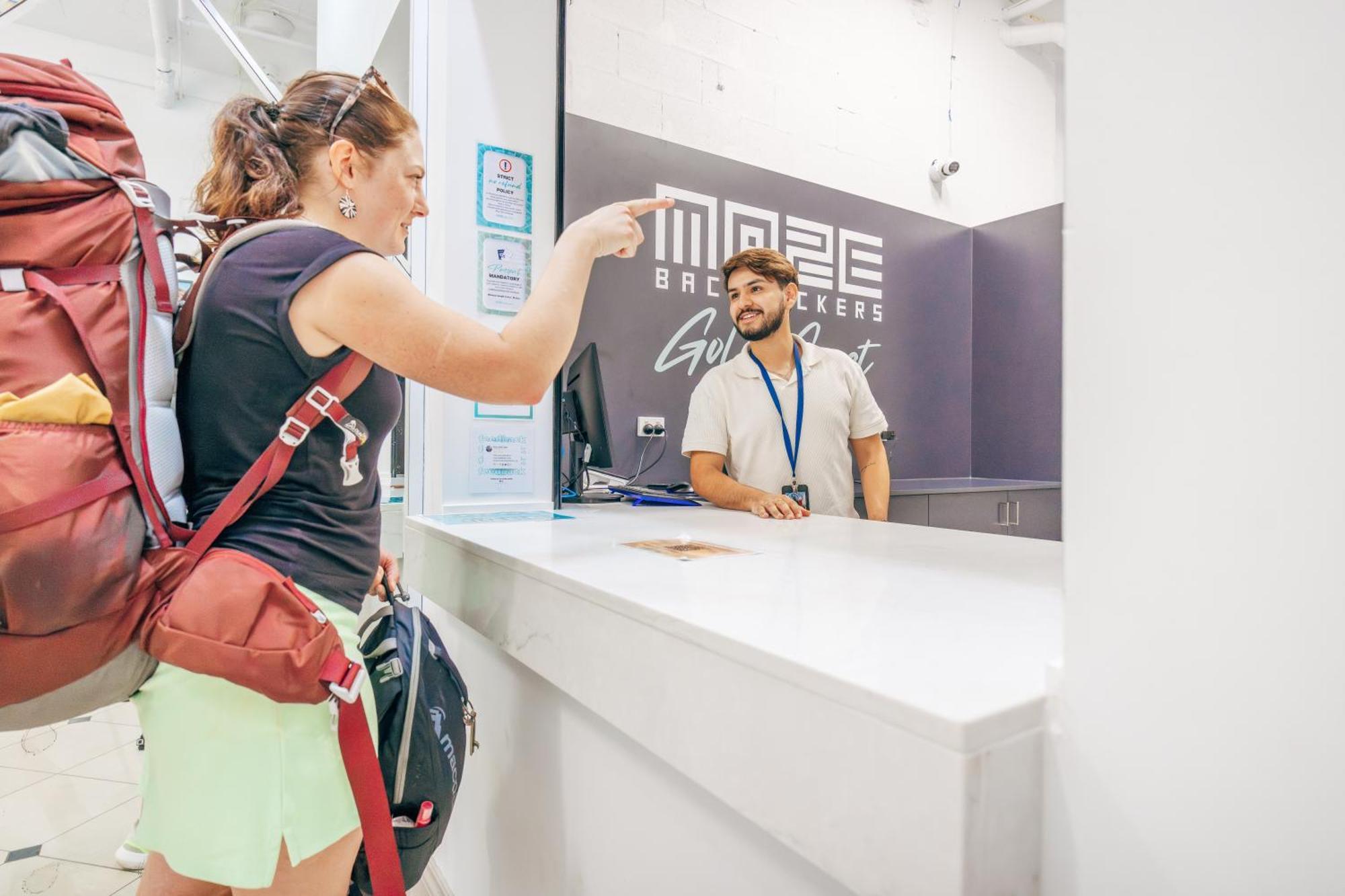 Maze Backpackers - Gold Coast Vandrarhem Exteriör bild