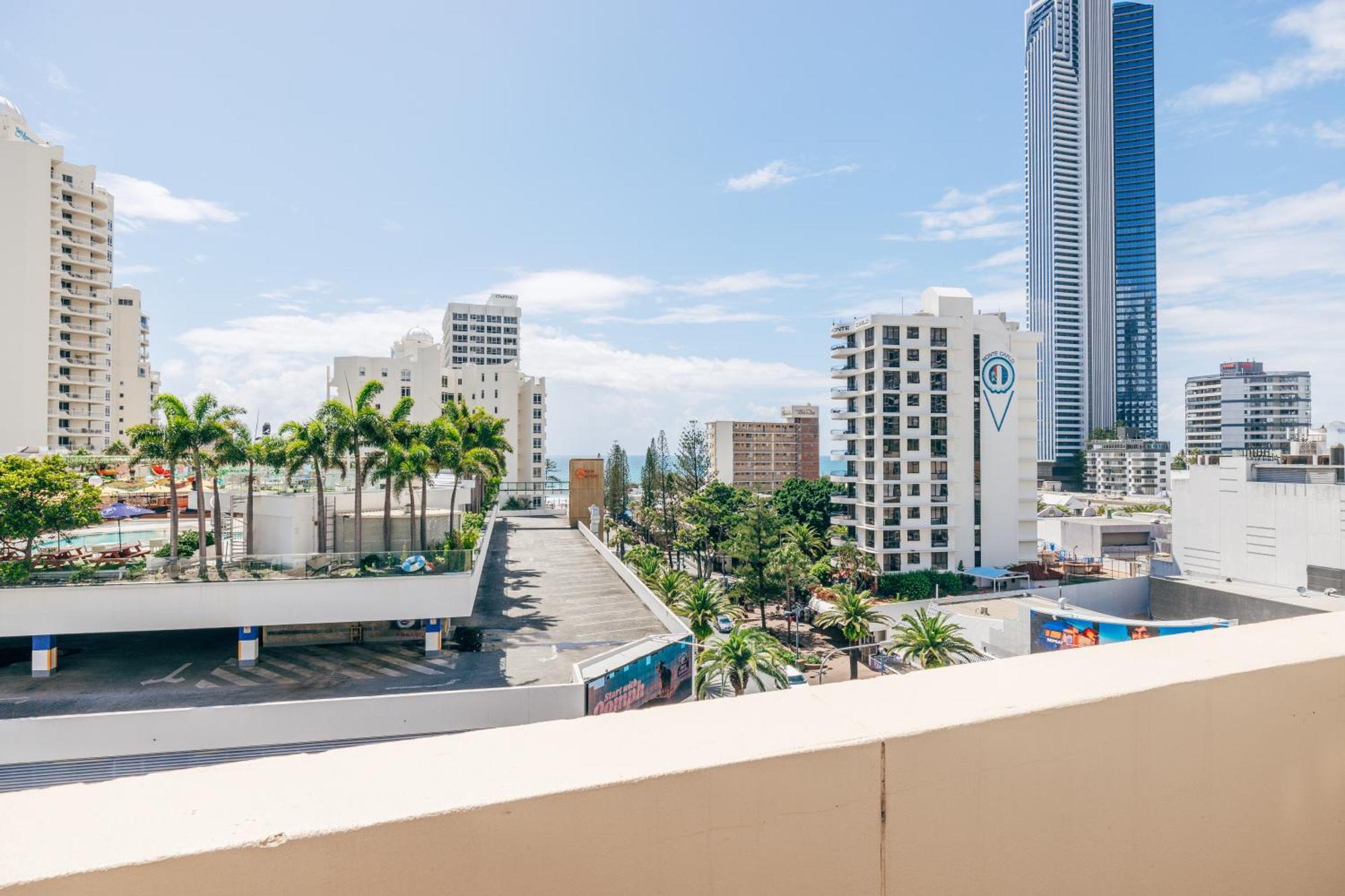 Maze Backpackers - Gold Coast Vandrarhem Exteriör bild