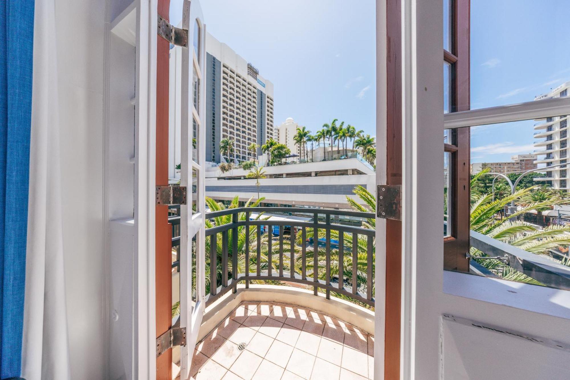 Maze Backpackers - Gold Coast Vandrarhem Exteriör bild