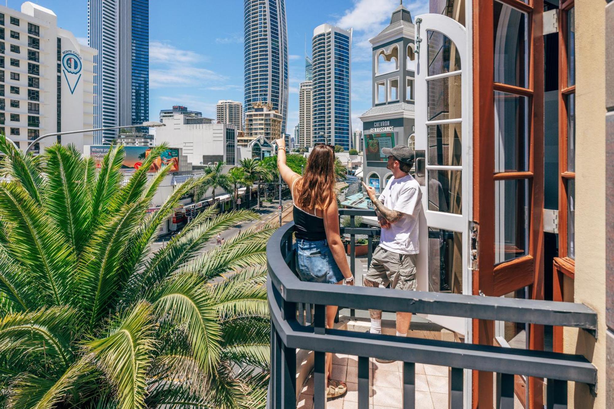 Maze Backpackers - Gold Coast Vandrarhem Exteriör bild